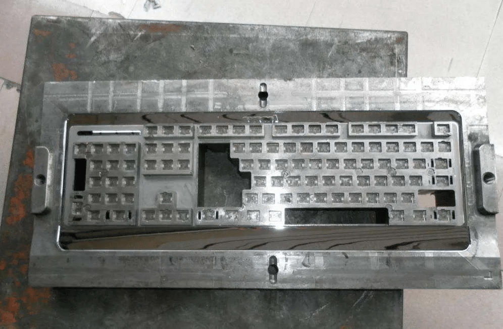 鍵盤塑料模具加工全解析：從鋼材到成品的精密之旅